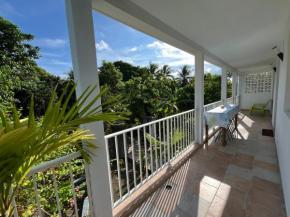 Appartement vue sur forêt tropicale et proche de la mer